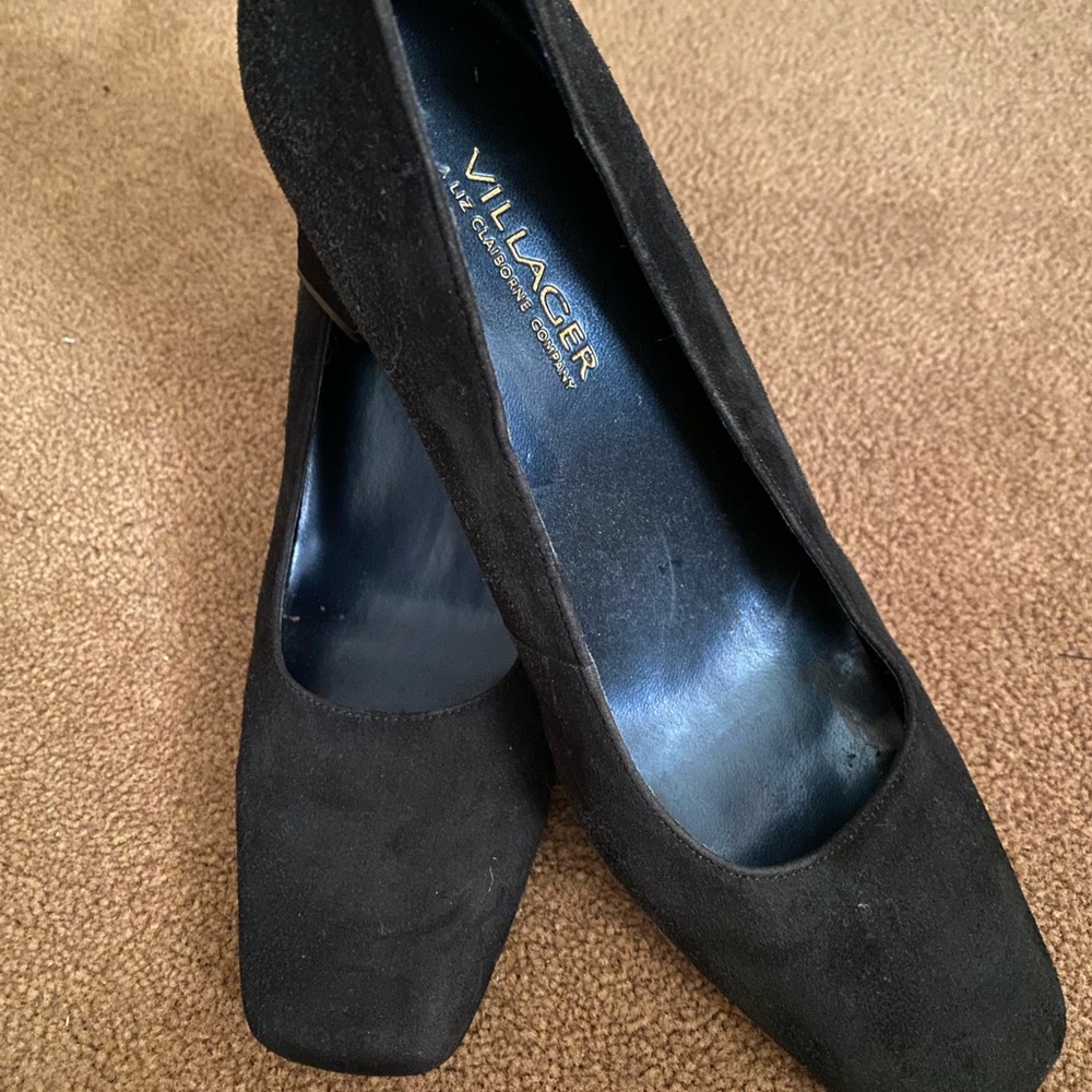 Liz Claiborne Sz7 Villager Sueded Black Heels